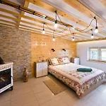Max Apartment