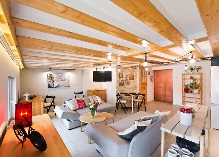 Max Apartment